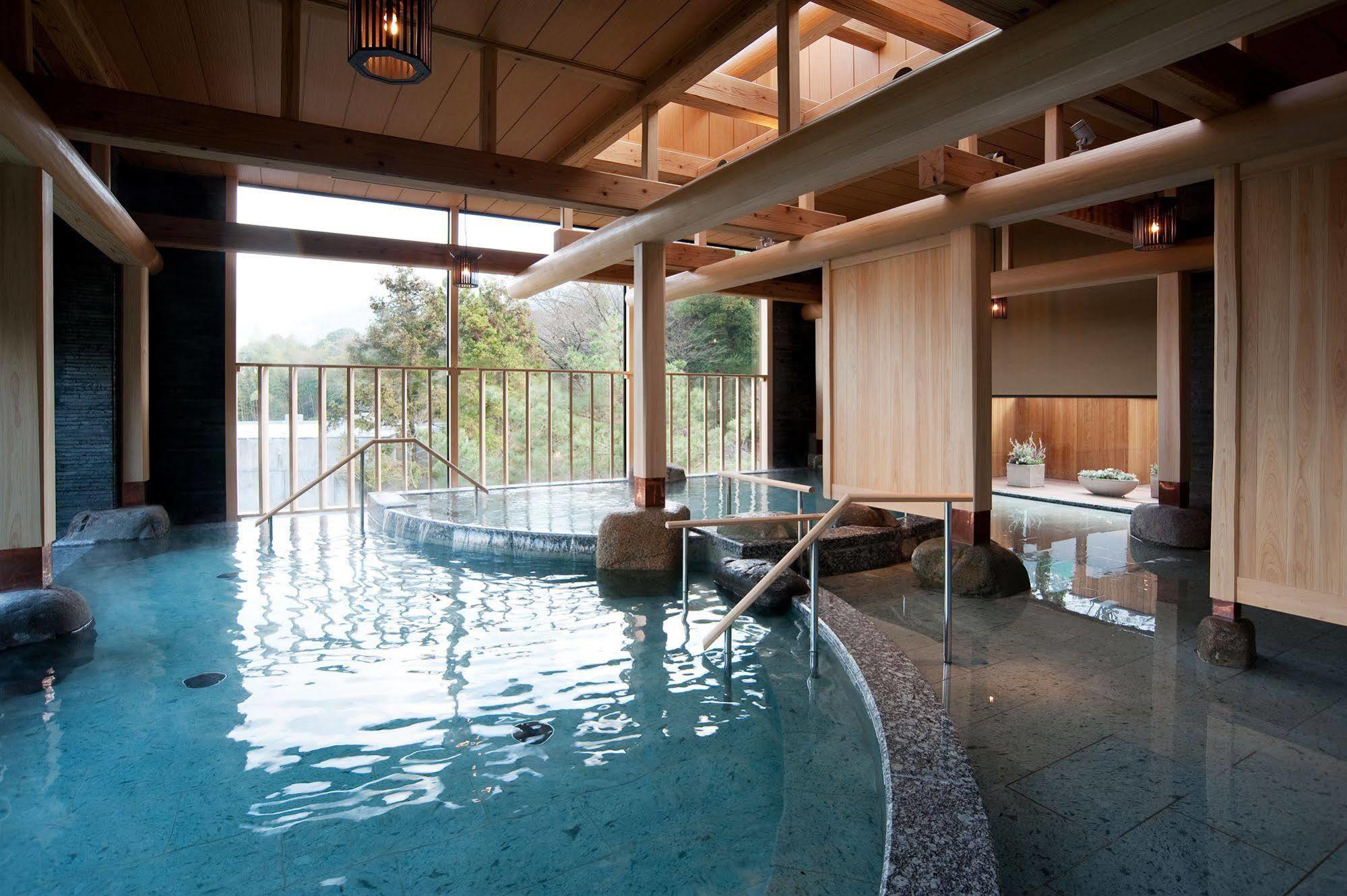 Arima Grand 4*